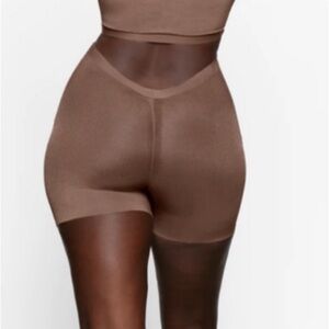 Brown Seamless High-Waisted Shorts